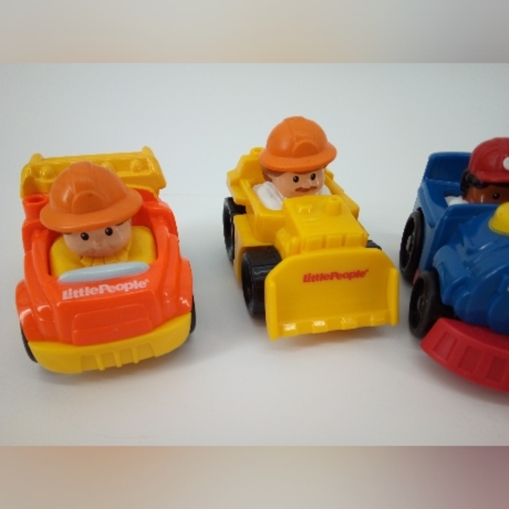 Fisher-Price Little People Mattel 2009 Car Construction Train Conductor 4 Piece - Picture 3 of 7